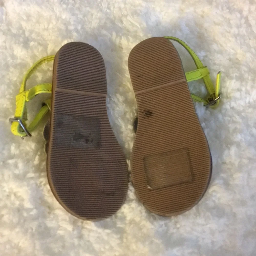Janie and Jack beautiful size 6 lime flower sandal
